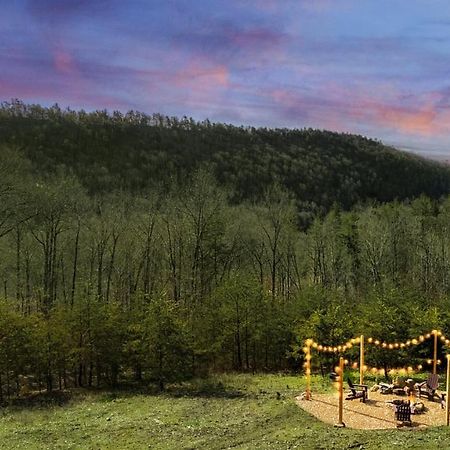 Modern Yurt W River Access, Hot Tub, Wifi & Grill Wardensville Dış mekan fotoğraf