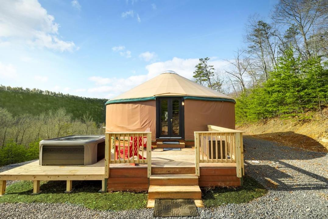 Modern Yurt W River Access, Hot Tub, Wifi & Grill Wardensville Dış mekan fotoğraf