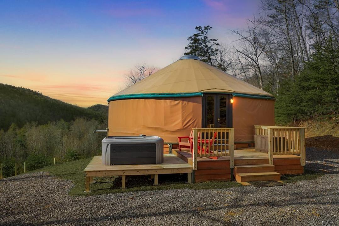 Modern Yurt W River Access, Hot Tub, Wifi & Grill Wardensville Dış mekan fotoğraf