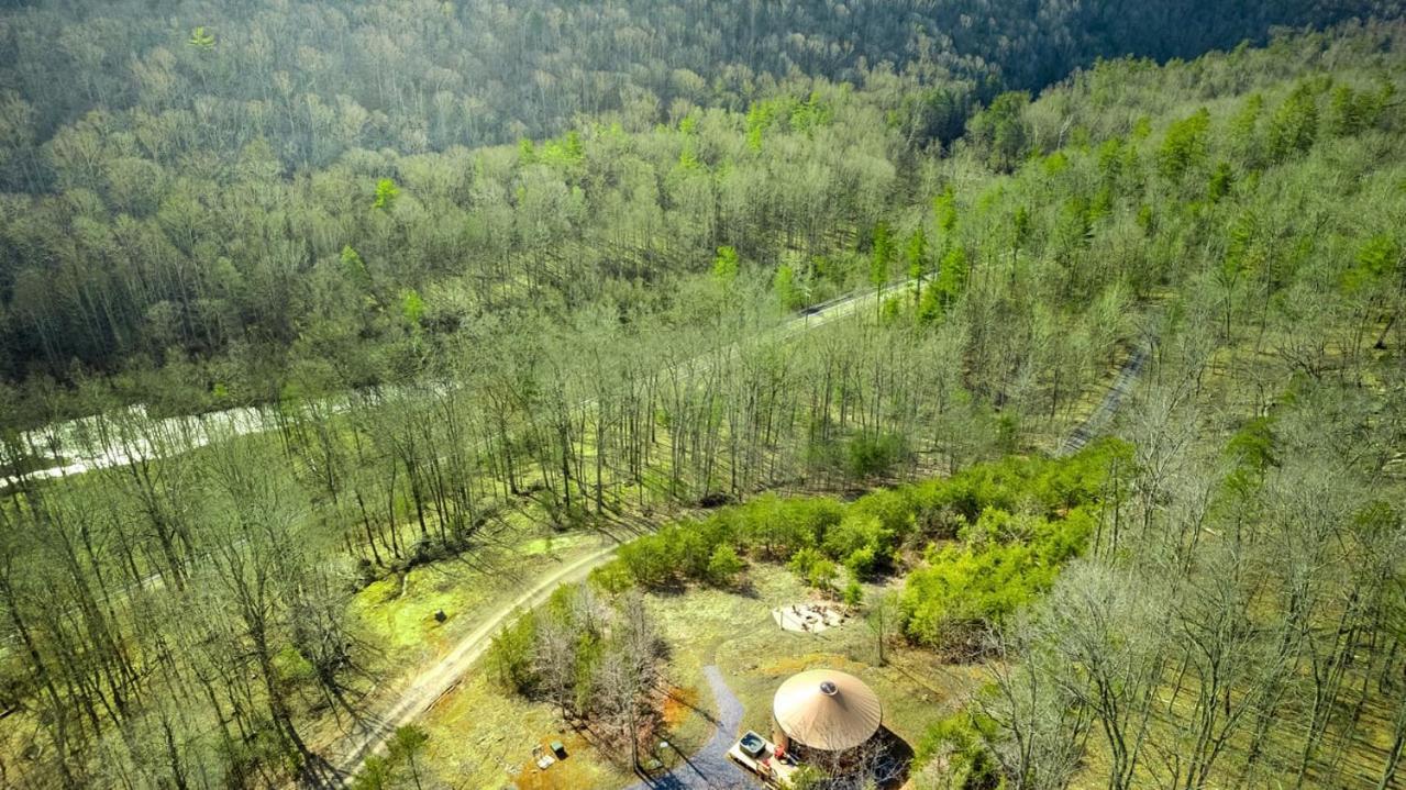 Modern Yurt W River Access, Hot Tub, Wifi & Grill Wardensville Dış mekan fotoğraf